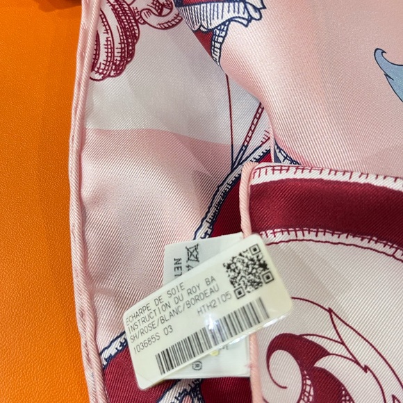Auth Hermes L'instruction du Roy Rose Pink long silk shawl scarf NWT and Box! - Picture 6 of 9